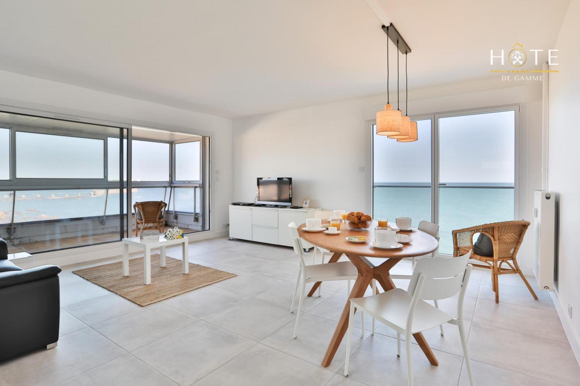 Appartement De Caractere, Superbe Vue Mer 280° La Chaume エクステリア 写真
