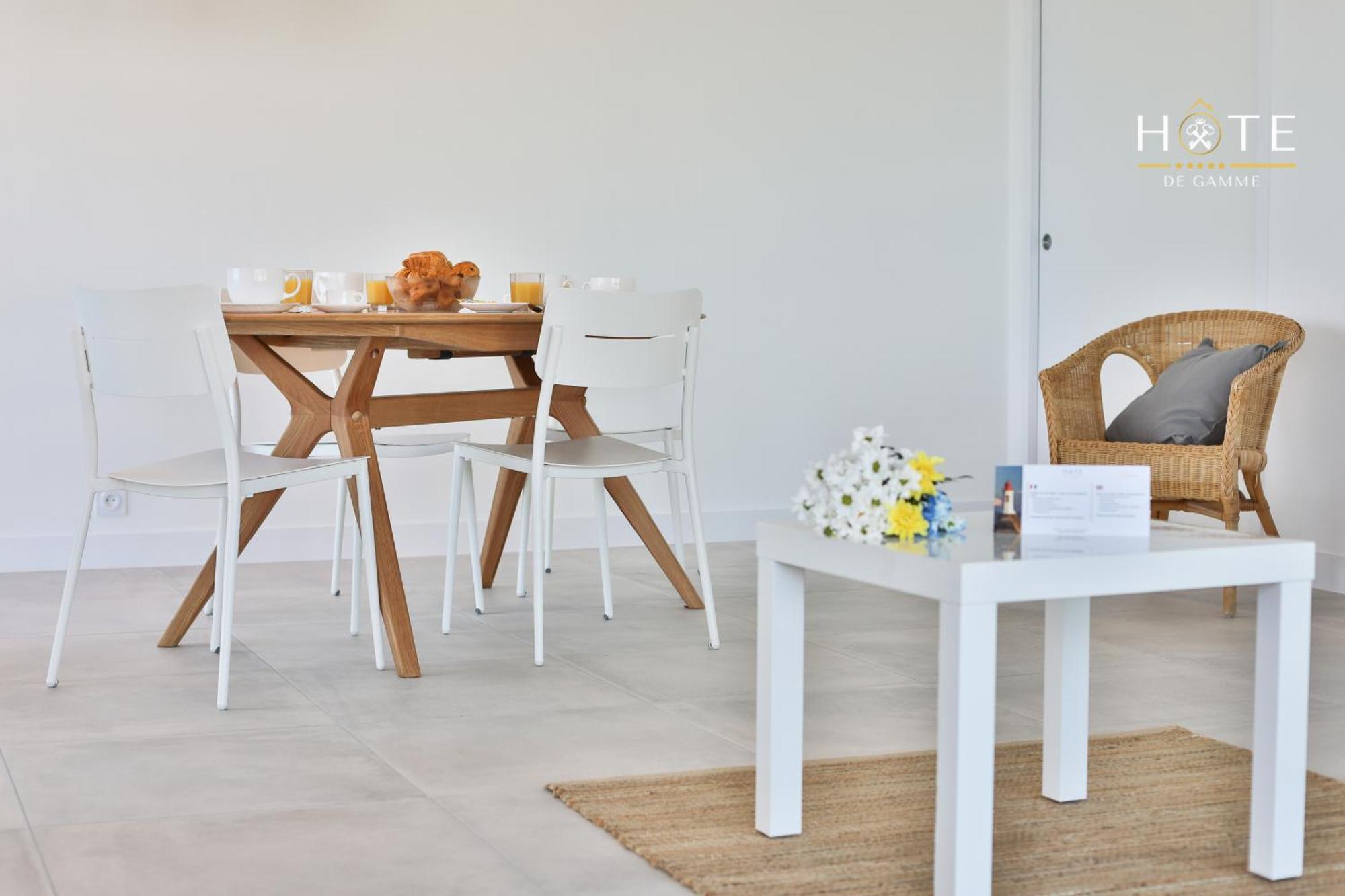 Appartement De Caractere, Superbe Vue Mer 280° La Chaume エクステリア 写真