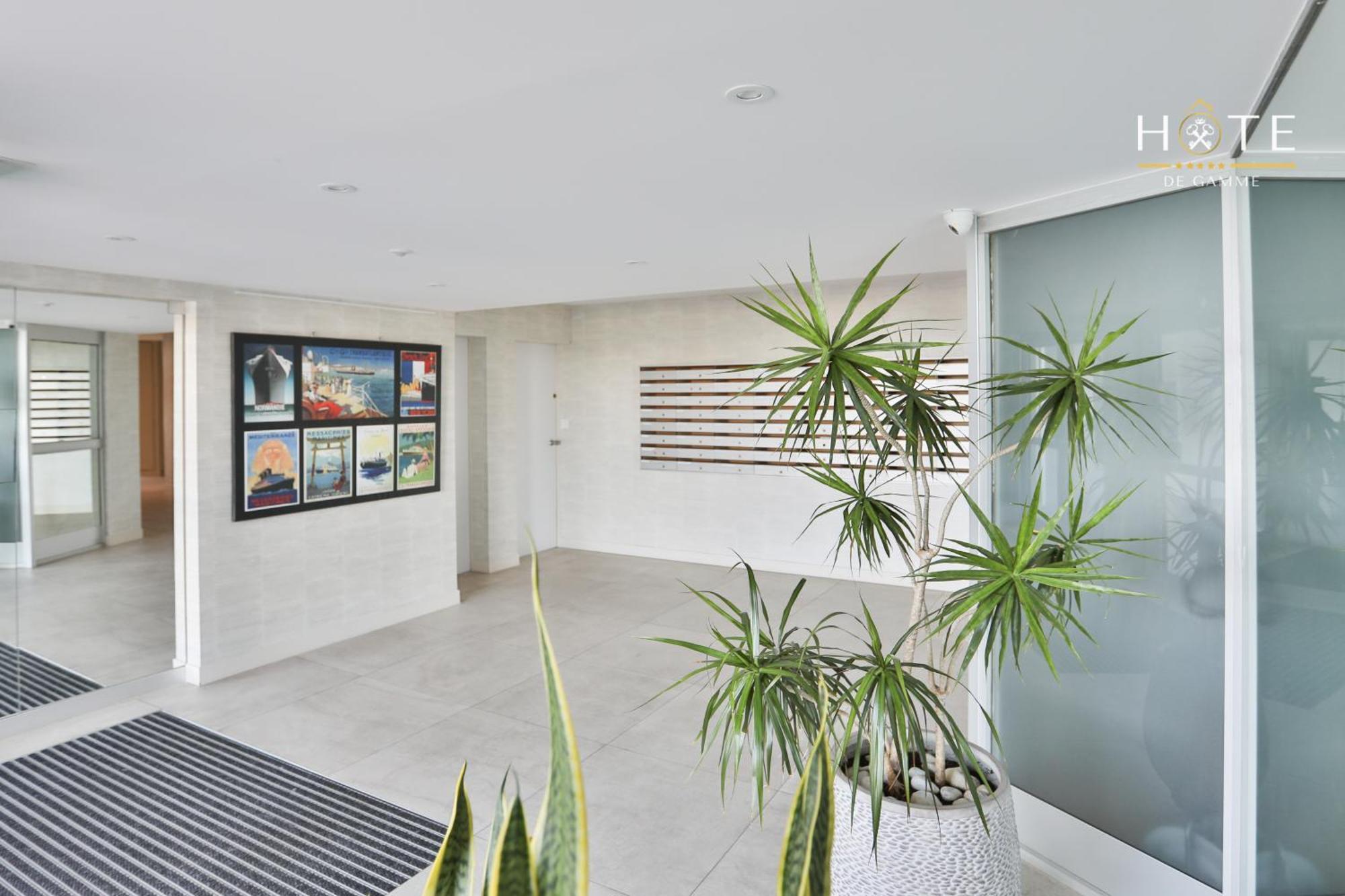 Appartement De Caractere, Superbe Vue Mer 280° La Chaume エクステリア 写真